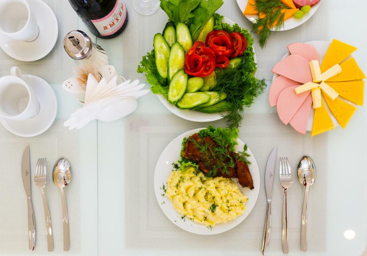 Bmg Hotel Sukhumi Ngoại thất bức ảnh