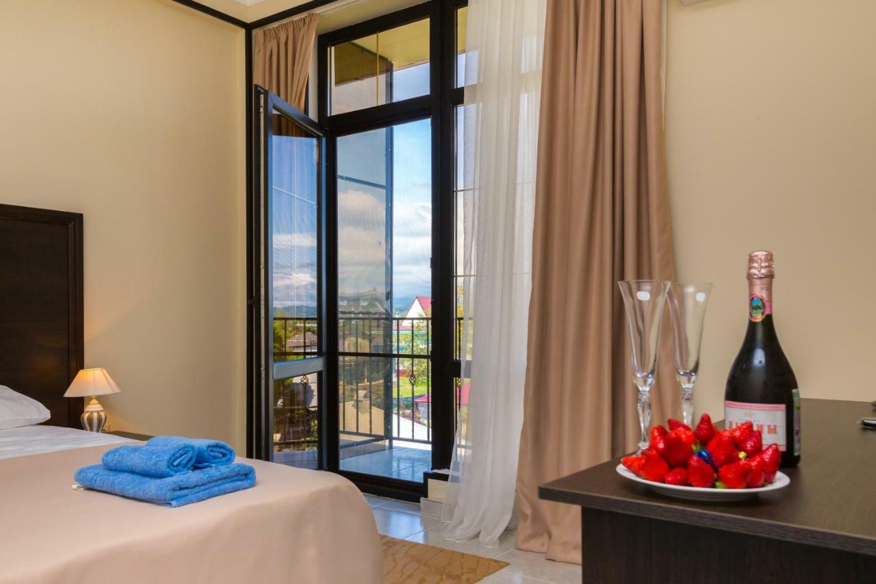 Bmg Hotel Sukhumi Ngoại thất bức ảnh