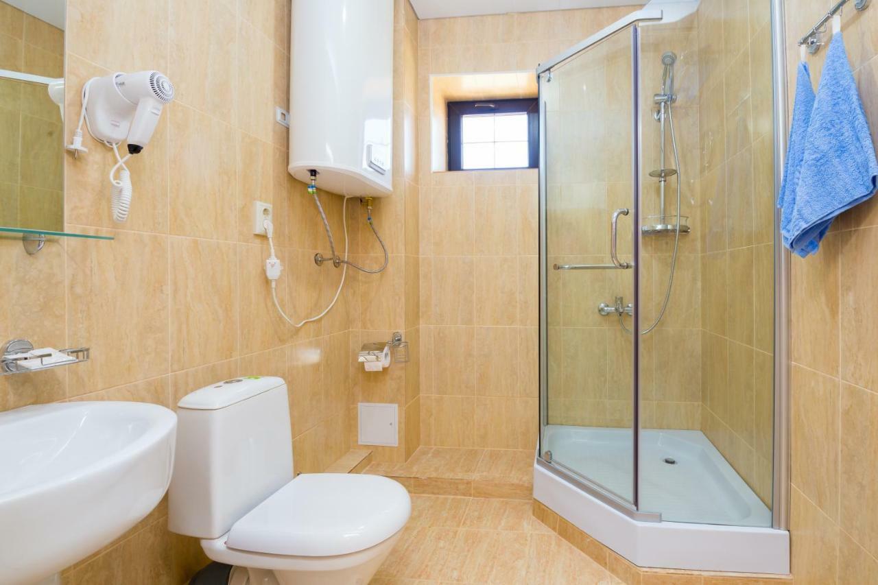 Bmg Hotel Sukhumi Ngoại thất bức ảnh